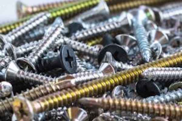 Skruer og befæstelse