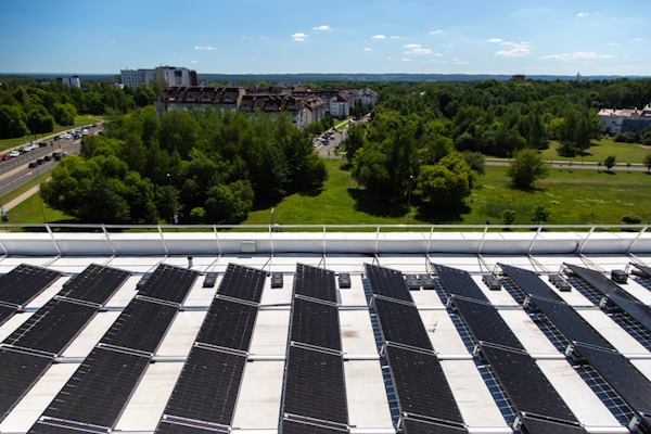 Maksimér dit solcelleanlægs ydeevne med RENOLIT ALKORPLAN Solar + RENOLIT ALKORPLAN Bright
