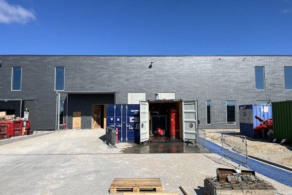 Mobilvarme sikrede godt indeklima for håndværkerne på 18.000 m2 fabriksbyggeri