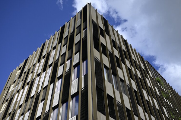 Opførelse af universitetsbygning