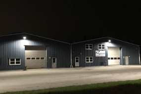 Plads- og facadebelysning til lagerhaller