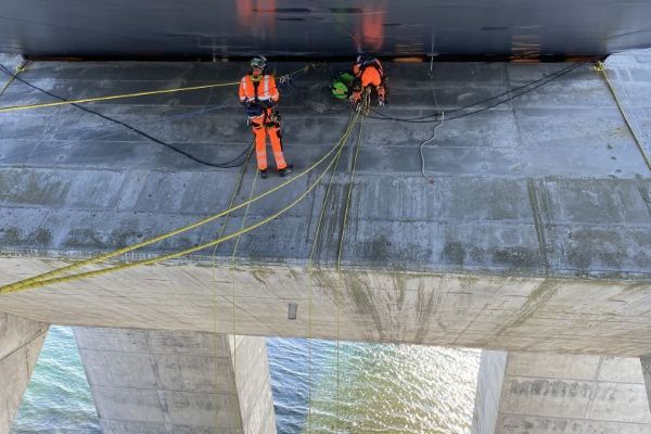 Rope Access | Inspektion via reb, når opgaven kræver andet end stillads