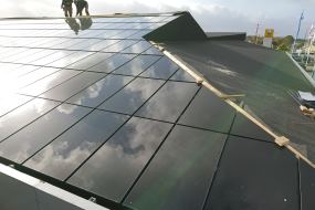 Solcelletag giver bilhus et bæredygtigt facelift