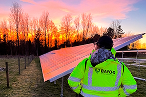 Solenergi og skruefundamenter går hånd i hånd