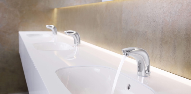 Stor arena prioriterer høj hygiejne og vandbesparelse med smarte armaturer