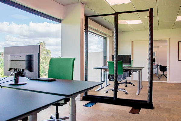 Tonax udvider Acourise®-konceptet med en fritstående akustikvæg i glas